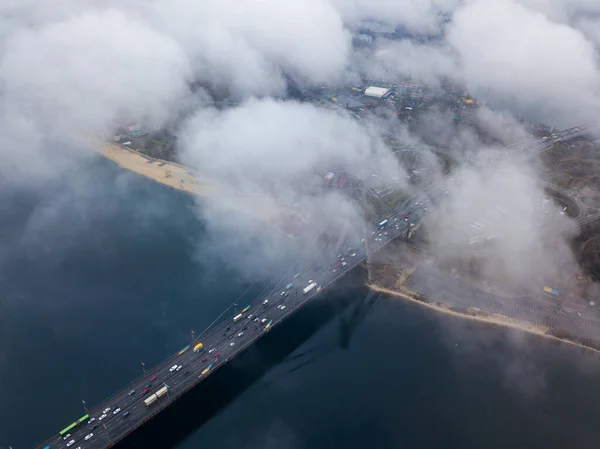 Vue Aérienne Sur Drone Pont Nord Kiev Entouré Brouillard Matinal — Photo