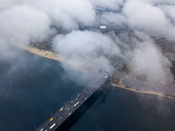 Vue Aérienne Sur Drone Pont Nord Kiev Entouré Brouillard Matinal — Photo