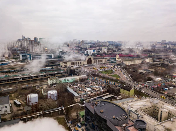 Vista Aérea Drones Edifício Estação Ferroviária Kiev Através Fumaça Branca — Fotografia de Stock