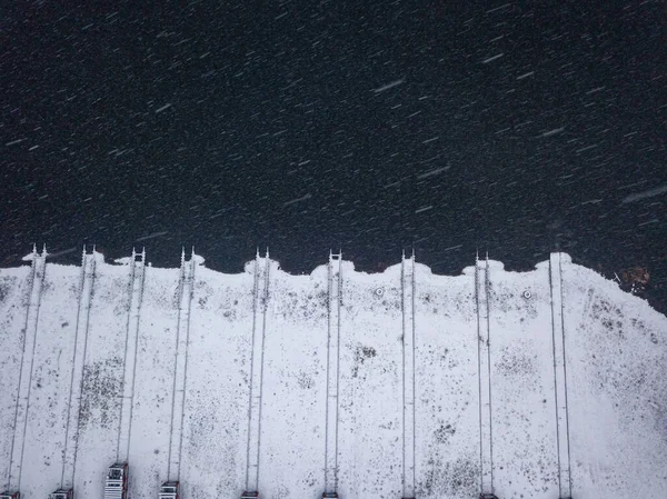 Kıyıdaki Bir Tersanede Karla Kaplı Raylar Kar Fırtınası Kar Fırtınası — Stok fotoğraf