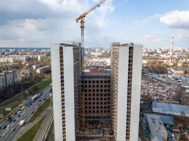 Kiev 'de inşaat halinde bir ev. Hava aracı görünümü.
