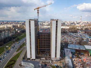Kiev 'de inşaat halinde bir ev. Hava aracı görünümü.