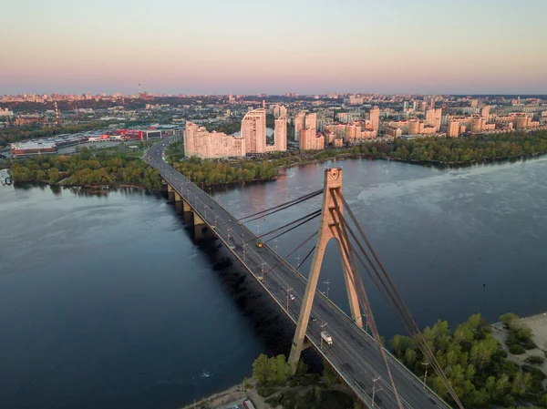 Şafakta Kiev Kuzey Köprüsü Hava Aracı Görünümü — Stok fotoğraf