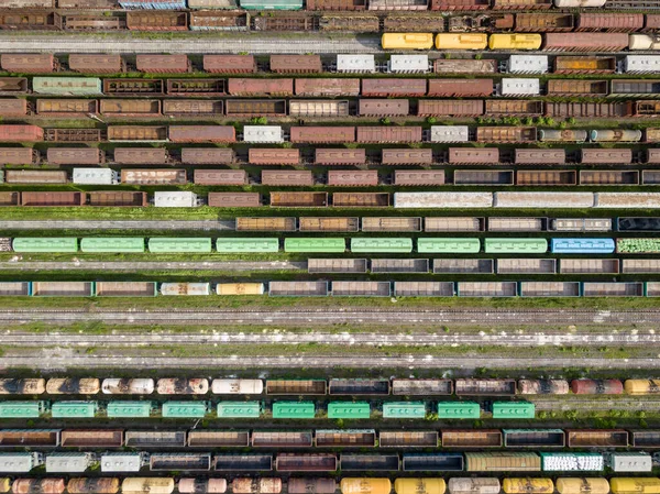 Güterzüge Auf Bahngleisen Draufsicht Aus Der Luft Sonniger Frühlingstag — Stockfoto