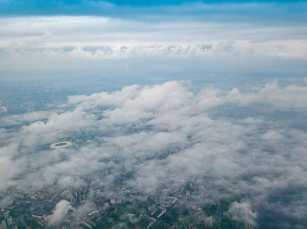 Vol Haut Dessus Des Nuages Kiev Matin Printemps Vue Aérienne — Photo