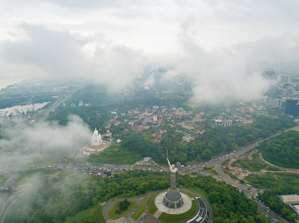 Monumento Madre Patria Kiev Entre Las Nubes Vista Aérea Del — Foto de Stock