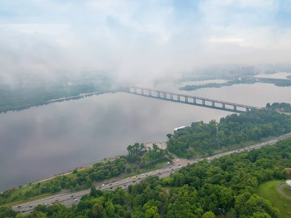 Hög Utsikt Över Floden Dnepr Kiev Genom Molnen Vår Grumlig — Stockfoto