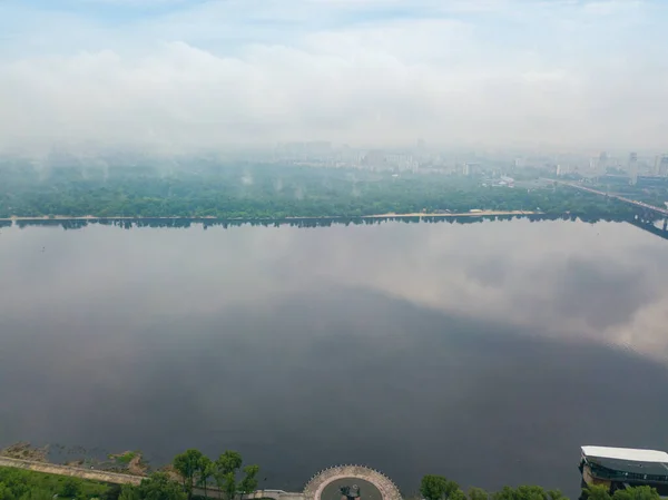 키예프의 드네프르 구름낀 무인기 — 스톡 사진