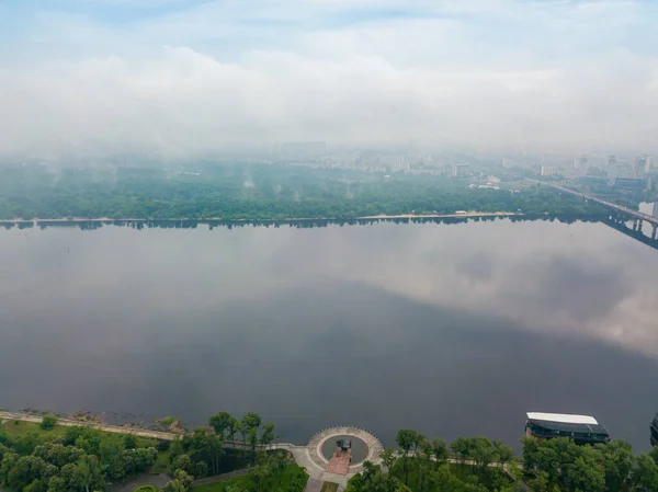 키예프의 드네프르 구름낀 무인기 — 스톡 사진