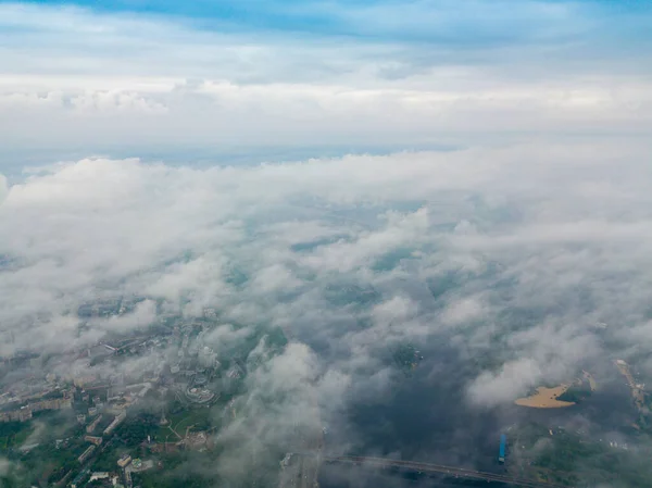 Vysoký Let Nad Mraky Kyjevě Jarní Zamračené Ráno Vzdušný Výhled — Stock fotografie
