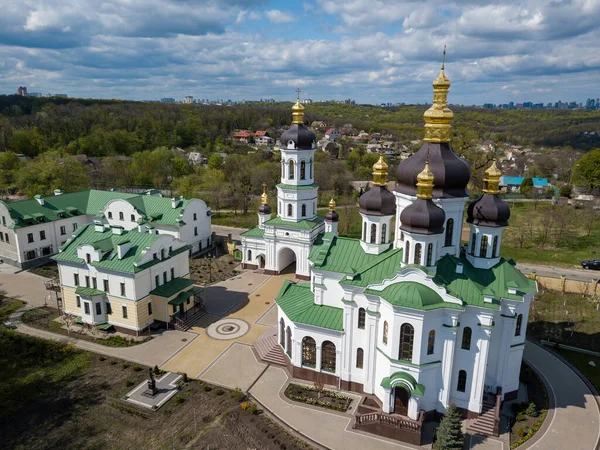 Православная Церковь Окраине Леса Воздушный Беспилотник — стоковое фото