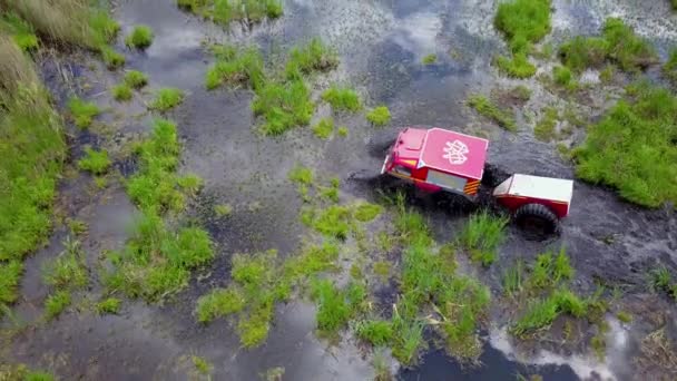Sherp Rescue Jest Ukraińskim Terenowym Amfibii Pojazdów Dla Szorstkiego Rozmokłego — Wideo stockowe
