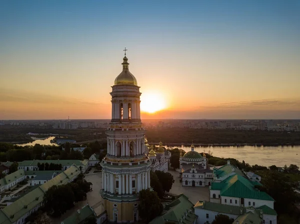 Şafakta Kiev Pechersk Lavra Açık Bir Sabah Hava Aracı Görünümü — Stok fotoğraf