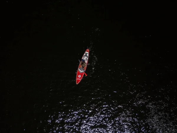 夏には川のカヤック 空中ドローンビュー — ストック写真