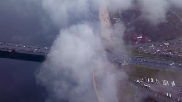 Imágenes Aéreas Aviones Tripulados Puente Norte Kiev Niebla Otoño — Vídeos de Stock