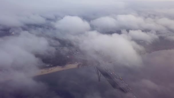 Imágenes Aéreas Aviones Tripulados Puente Norte Kiev Niebla Otoño — Vídeos de Stock