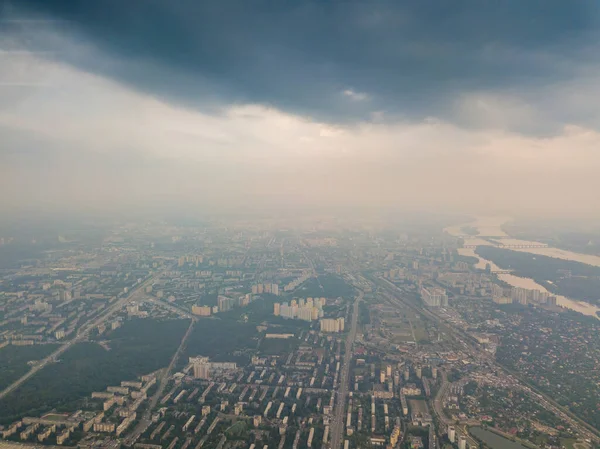 Západ Slunce Nad Kyjevem Zatažený Večer Zobrazení Leteckých Dronů — Stock fotografie