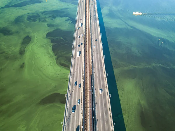 Puente Sur Kiev Las Algas Florecen Agua Del Río Dniéper —  Fotos de Stock