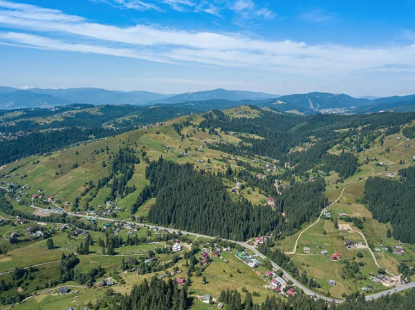 Montagnes Vertes Des Carpates Ukrainiennes Par Une Matinée Été Ensoleillée — Photo