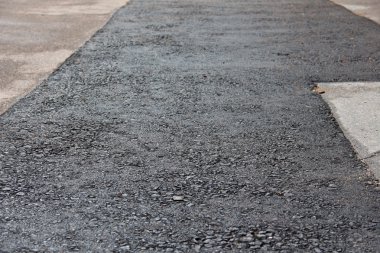 Düzgünce yamalı asfalt kaplama