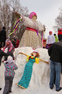 Korkuluk şenlikli tatil Maslenitsa için