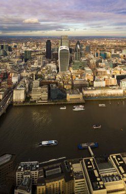 Erken akşam Londra manzarası havadan görünümü
