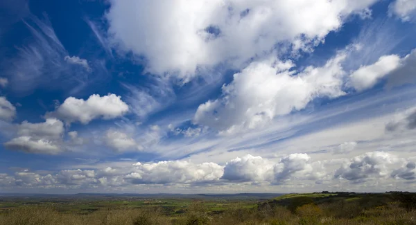 Cloudscape sobre el valle Blackmore desde Woolland Hill —  Fotos de Stock