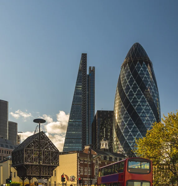 Cidade de Londres Skyline ao pôr do sol — Fotografia de Stock