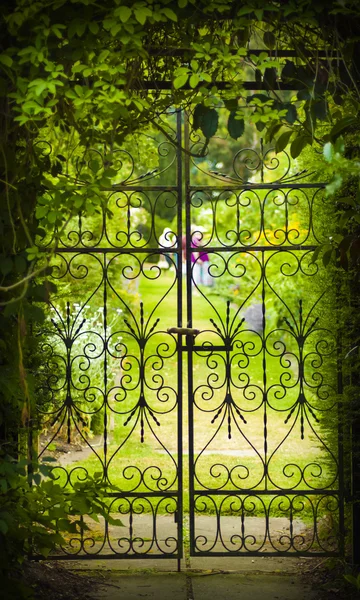 Secret Garden and Iron Gate — Stock Photo, Image