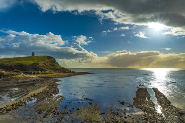 Kimmeridge Dorset kıyısında altın saatte
