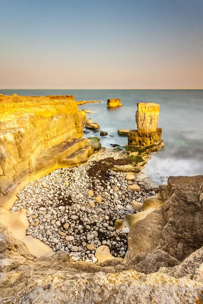 Klippiga kust av Portland Bill vid solnedgången — Stockfoto