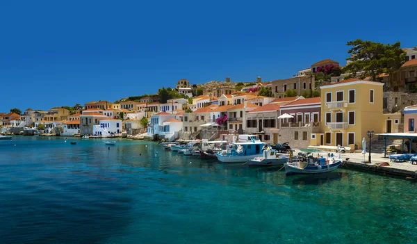 Halki Island (Chalki çok renkli binalar) — Stok fotoğraf