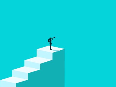 İş kadını son merdivene bakmak için dürbün kullanıyor.