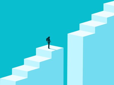 İşadamı, merdiven boşluğu sorununu çözmeye çalışıyor.