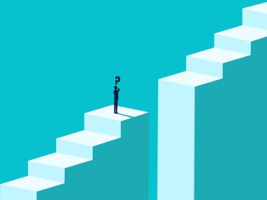 İş adamı merdiven boşluğundaki sorunu çözdü.