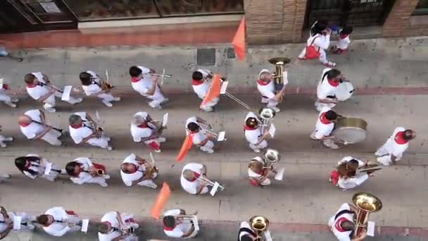 Корелла Испания Сентябрь 2019 Года Музыкальный Оркестр Идет Улицам Деревни — стоковое видео
