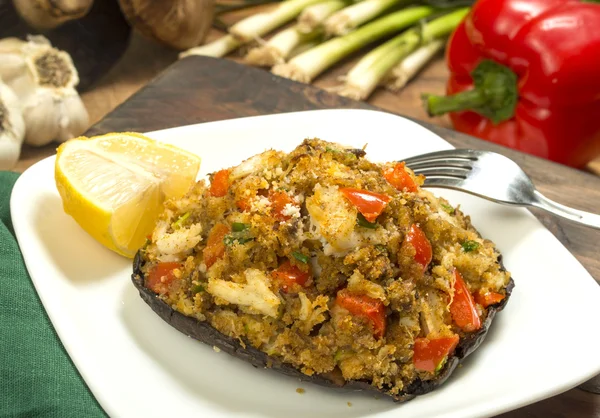 Krabben gefüllte Portobello-Pilze Stockfoto