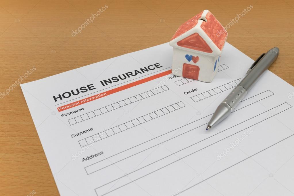 Formulario de solicitud de seguro de vivienda con modelo de casa y