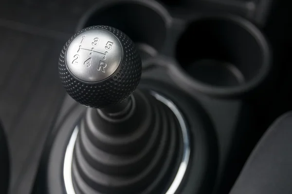 Interior del coche. cambio de marcha de transmisión manual . —  Fotos de Stock