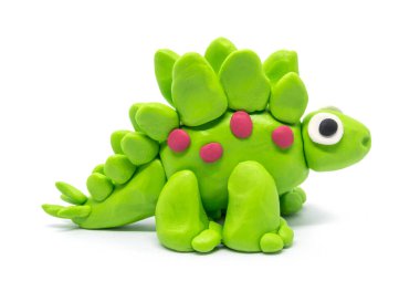 Beyaz arka planda hamur Stegosaurus 'u oyna. El yapımı kil plastik.