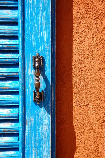 Blue window on Orange Wall — Stock Photo, Image