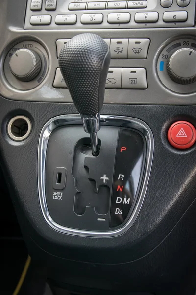 Automatická převodovka řadicí páky. — Stock fotografie