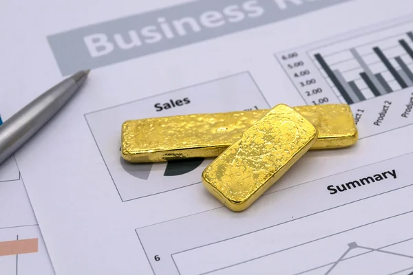 Złota na biznes raportu — Zdjęcie stockowe