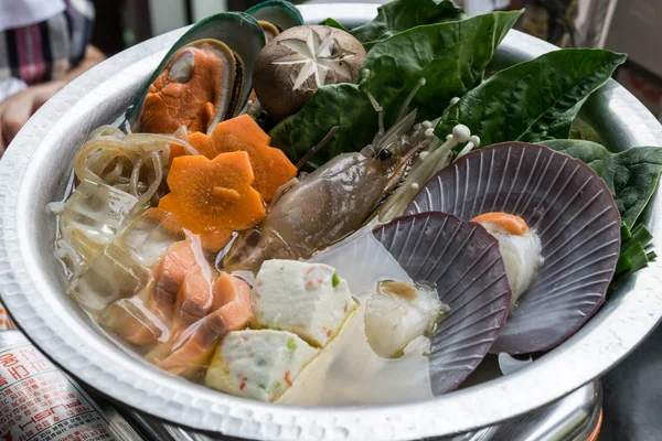 Japon mutfağı. güveç 