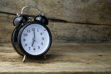 Sabah çalar saat tablo