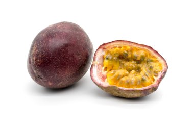 Beyaz arka planda tutku meyvesi