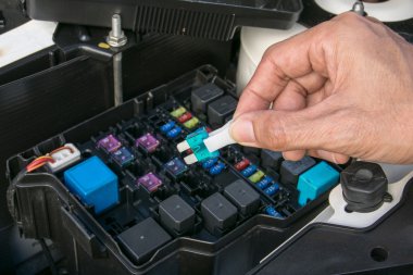 auto makinist araba Sigortayı kontrol