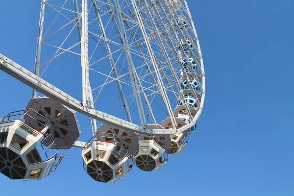 Funfair Ferris Wheel Blue Sky Background Selective Focus — Stock Photo, Image