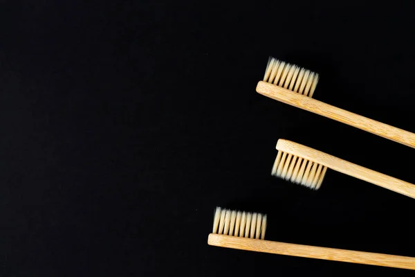 Uppsättning Miljövänliga Bambu Trä Biologiskt Nedbrytbara Tandborstar Närbild — Stockfoto