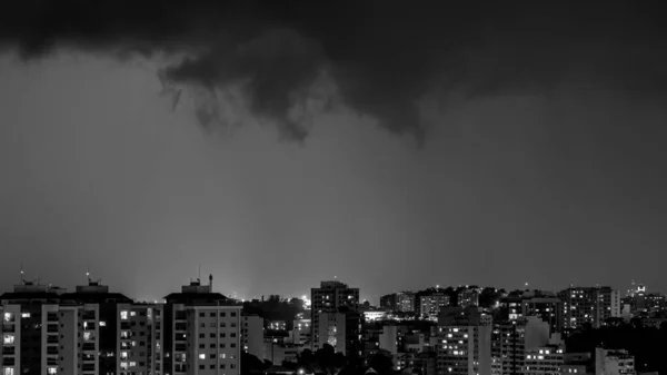 Immagini Dell Arrivo Una Forte Tempesta Estiva Con Fulmini Pioggia — Foto Stock